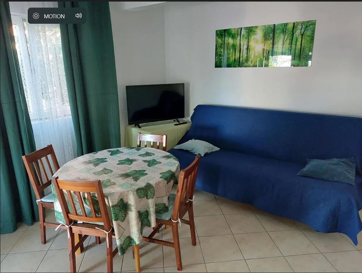 Apartamento Bare Gornji Karin 0*,  Croacia